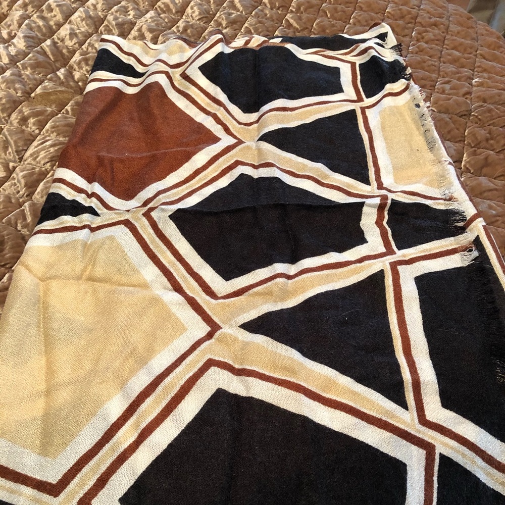Scarf - Picture 3 of 4